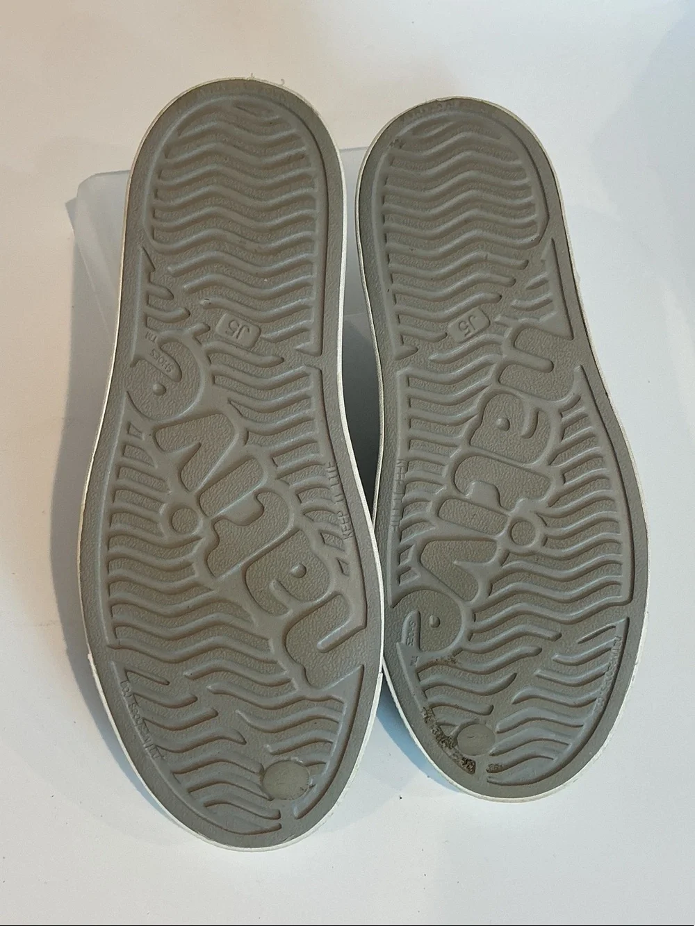 Native Jefferson Pigeon Grey, unisex Big Kids size 5